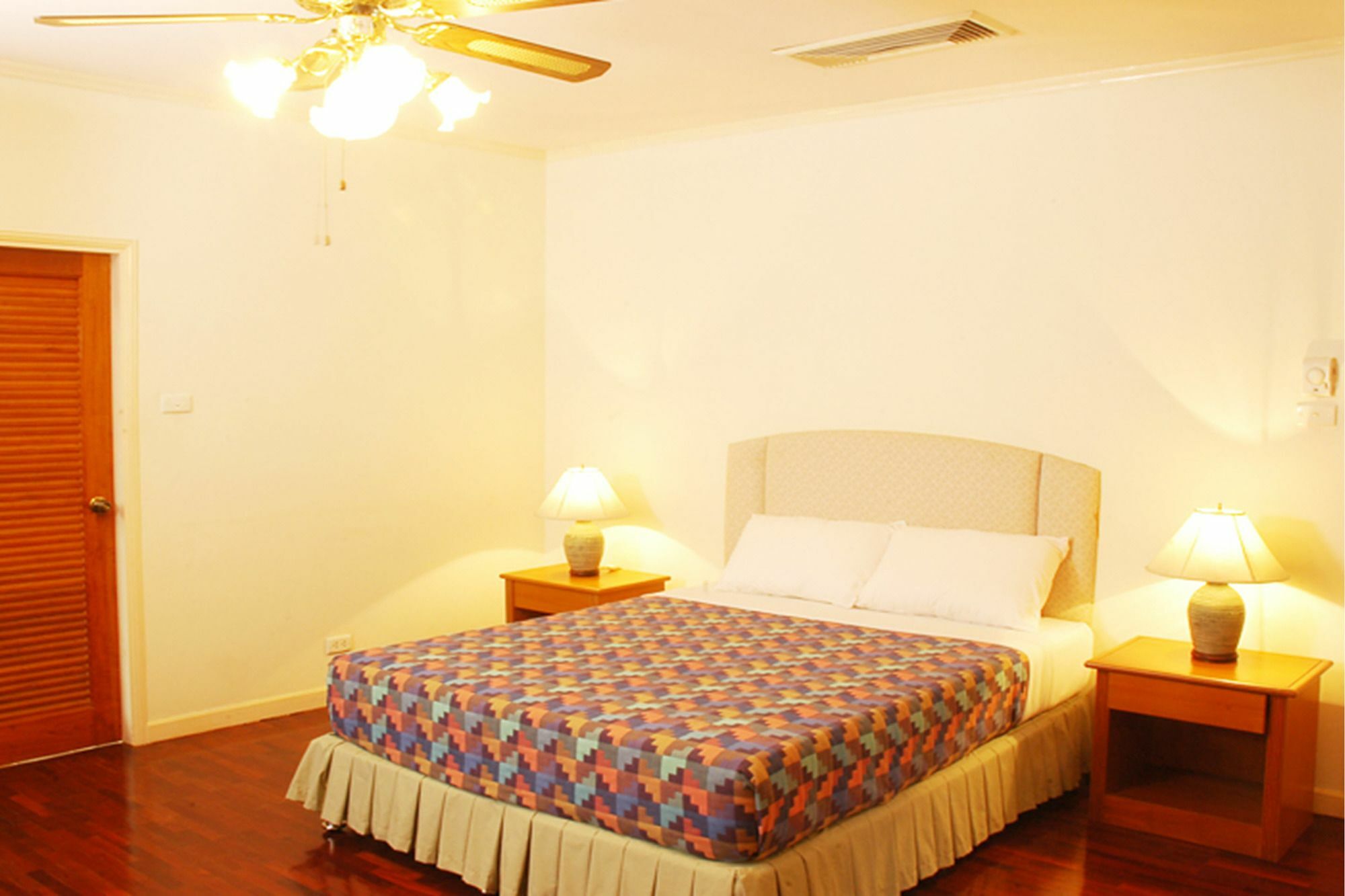 Seastar Properties Rayong Exterior foto