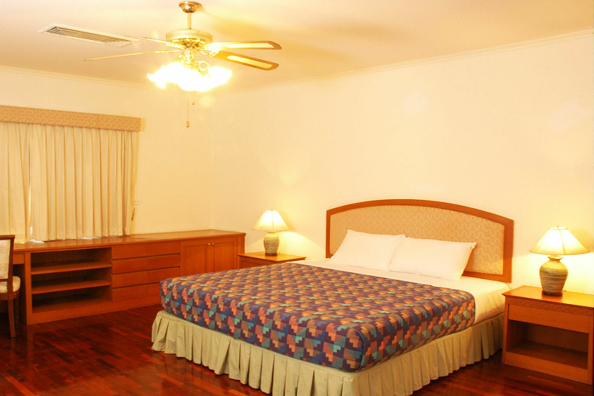 Seastar Properties Rayong Exterior foto