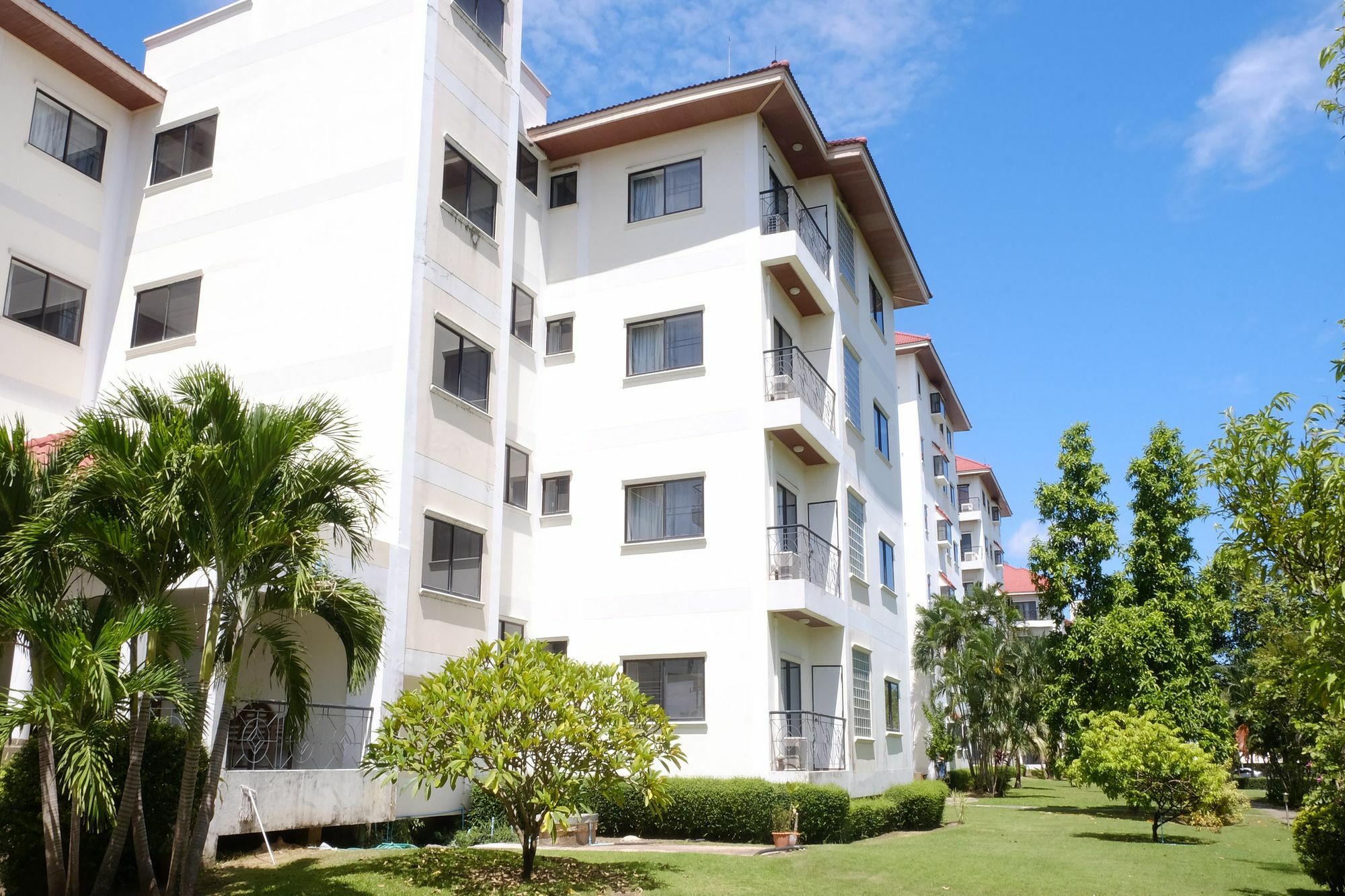 Seastar Properties Rayong Exterior foto